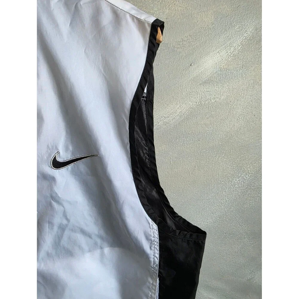 Nike VTG White Tag  Black and White Lightweight Vest Mens M